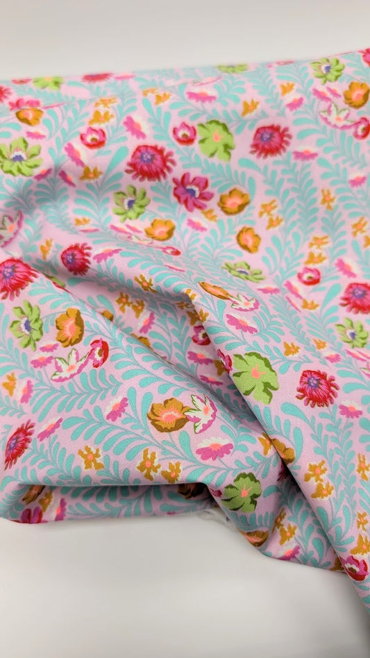 Tula Pink- Untamed-Flowerfild Lunar