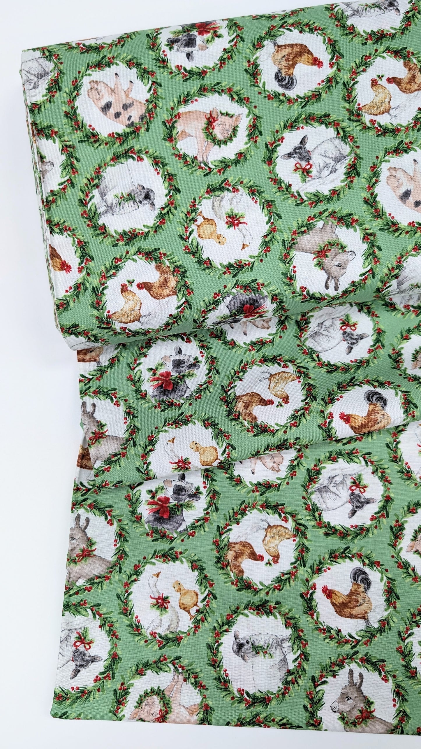 Northcott- Bernyard Christmas- Animal Wreaths